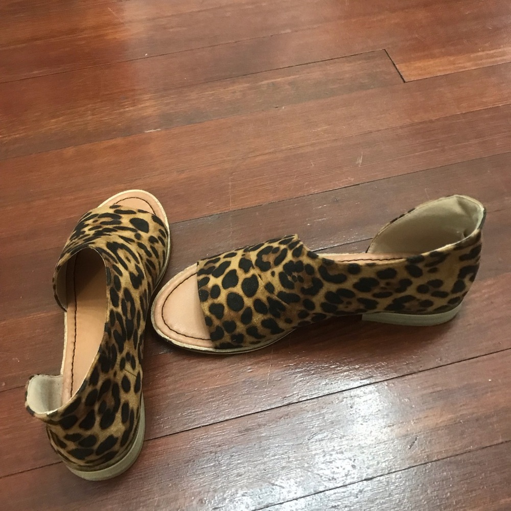 Leopard Cutout Flats - Picture 4 of 5